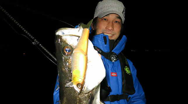 春のシーバスゲームでビッグベイトの可能性を探る 小町広一氏レポート Salt Field Report